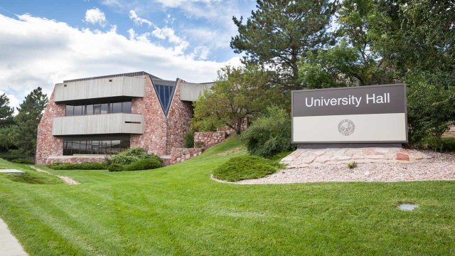 the main entrance to University Hall